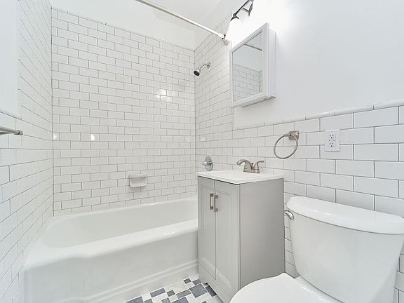 5th image of 388 Saint Johns Pl #2C