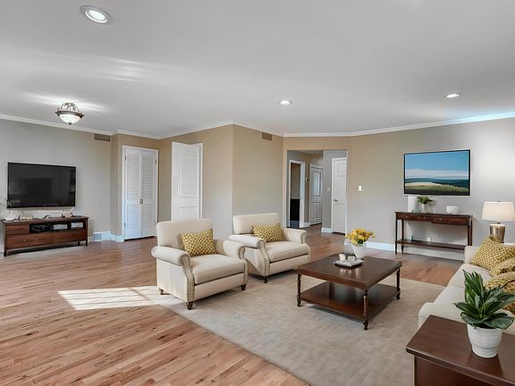 5th image of 3057 E Newport Ct #3057