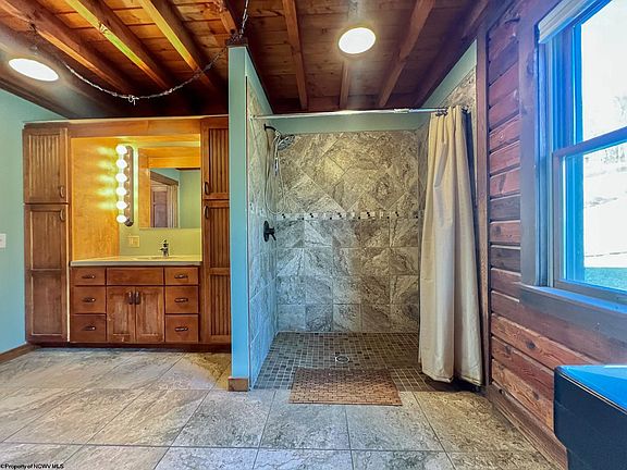 15th image of this home