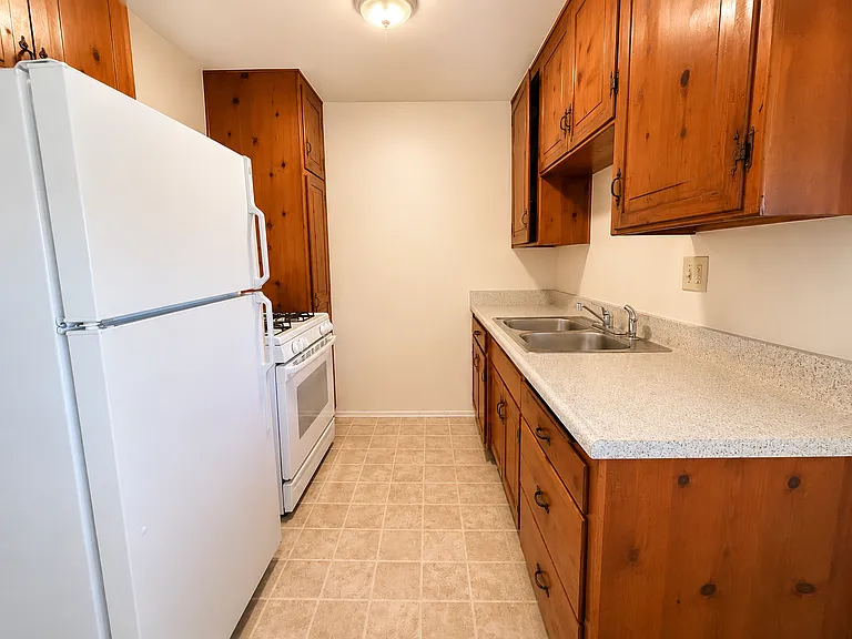 4780 Wilson Ave #8 — Photo 4