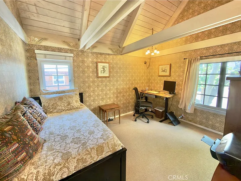 327 Aster St — Photo 44