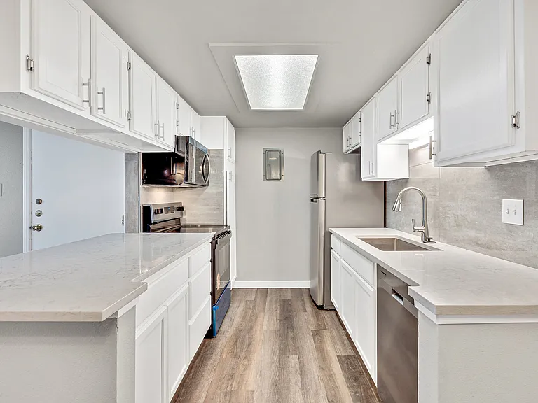 902 S Walden St #106 — Photo 8