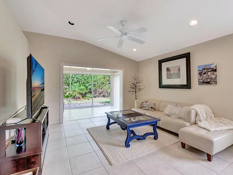14211 W La Sedona Cir — Photo 11