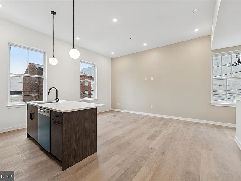 1500 Frankford Ave #101 — Photo 4