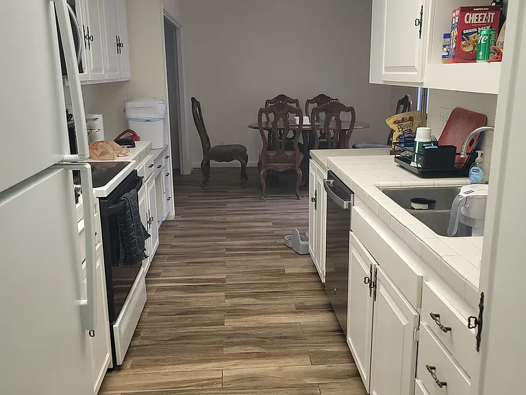 3161 Orleans E — Photo 10
