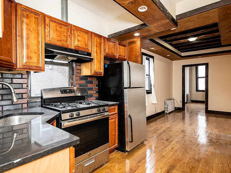 88 Starr St #2R — Photo 1