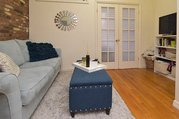 Rented by Ledvech Group | media 7