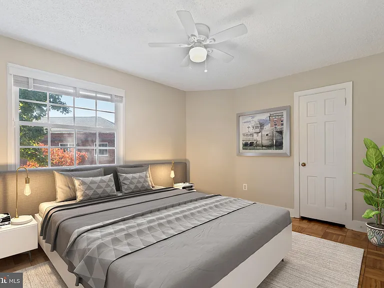 1630 W Abingdon Dr #301 — Photo 14