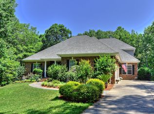 3040 Scottsdale Ln, Matthews, NC 28104