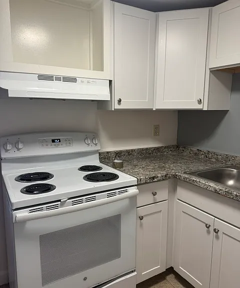 300 Main St #1 — Photo 4