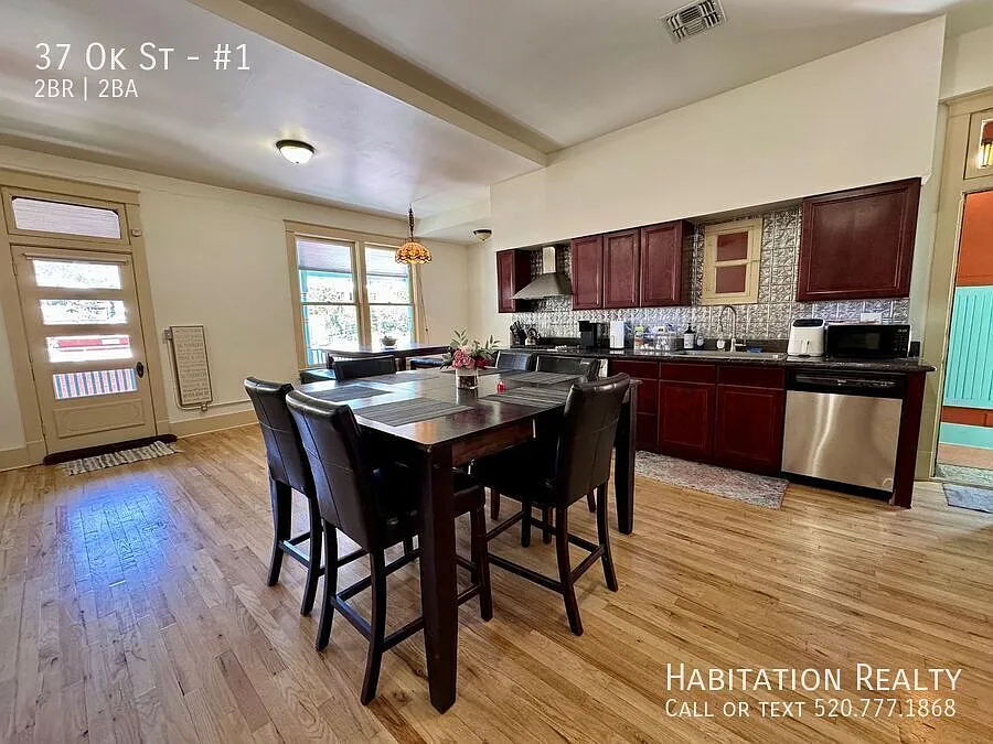 Beautifully furnished 2bed/2bath home + mountain views near downtown Bisbee! — Photo 4