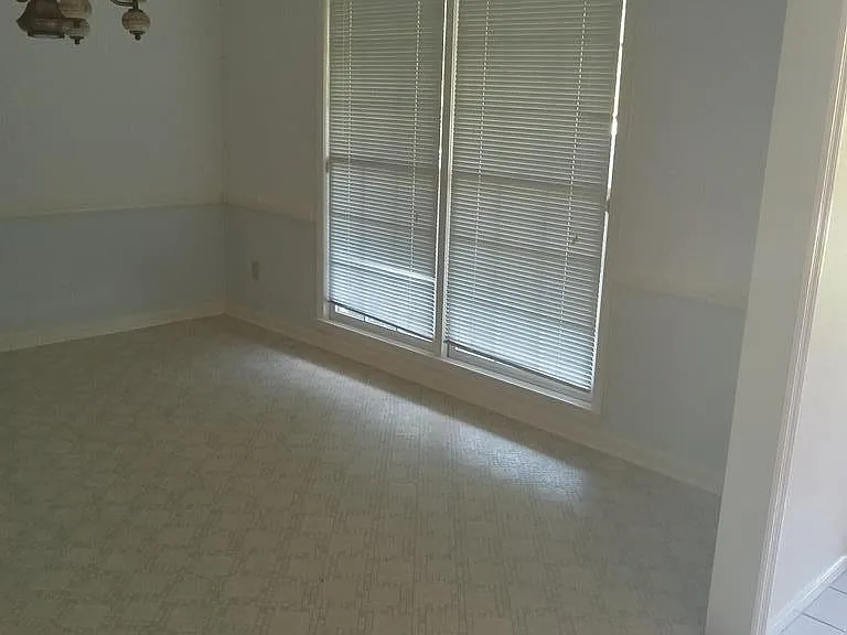 2243 Oakgrove Cir — Photo 12