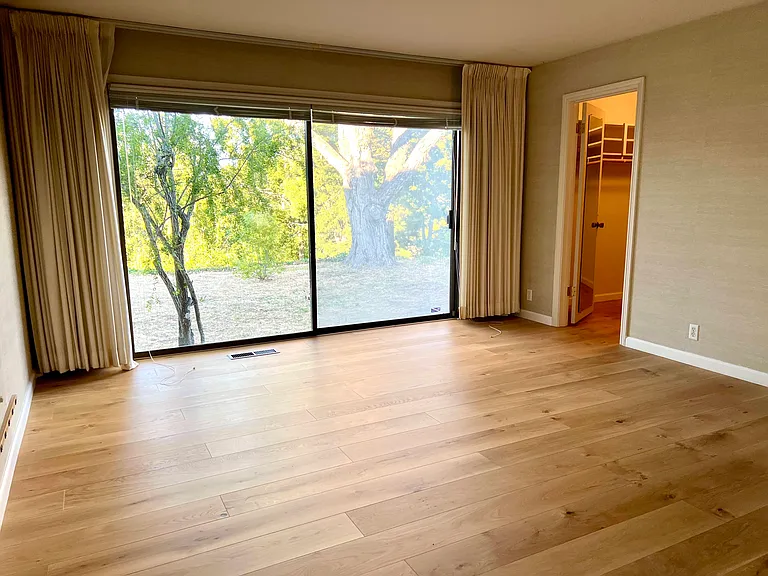 Jacaranda Cir — Photo 16