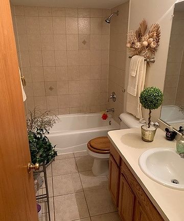 4th image of 18624 Loras Ct