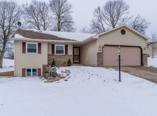 324 Valley Glen Ct, Baraboo, WI 53913