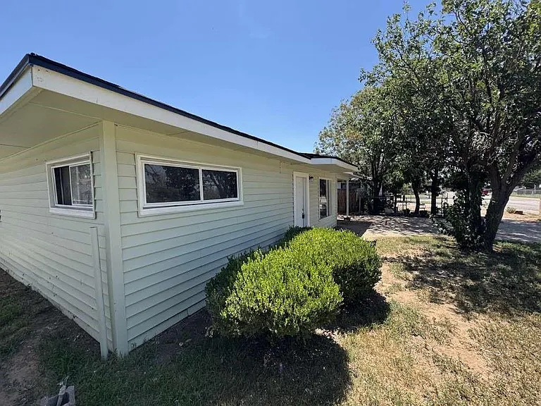 904 E Stanford St — Photo 18