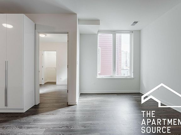 5th image of 1325 N Wells St #307