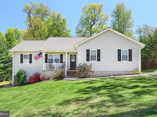 680 Chestnut Hill Rd, Hanover, PA 17331