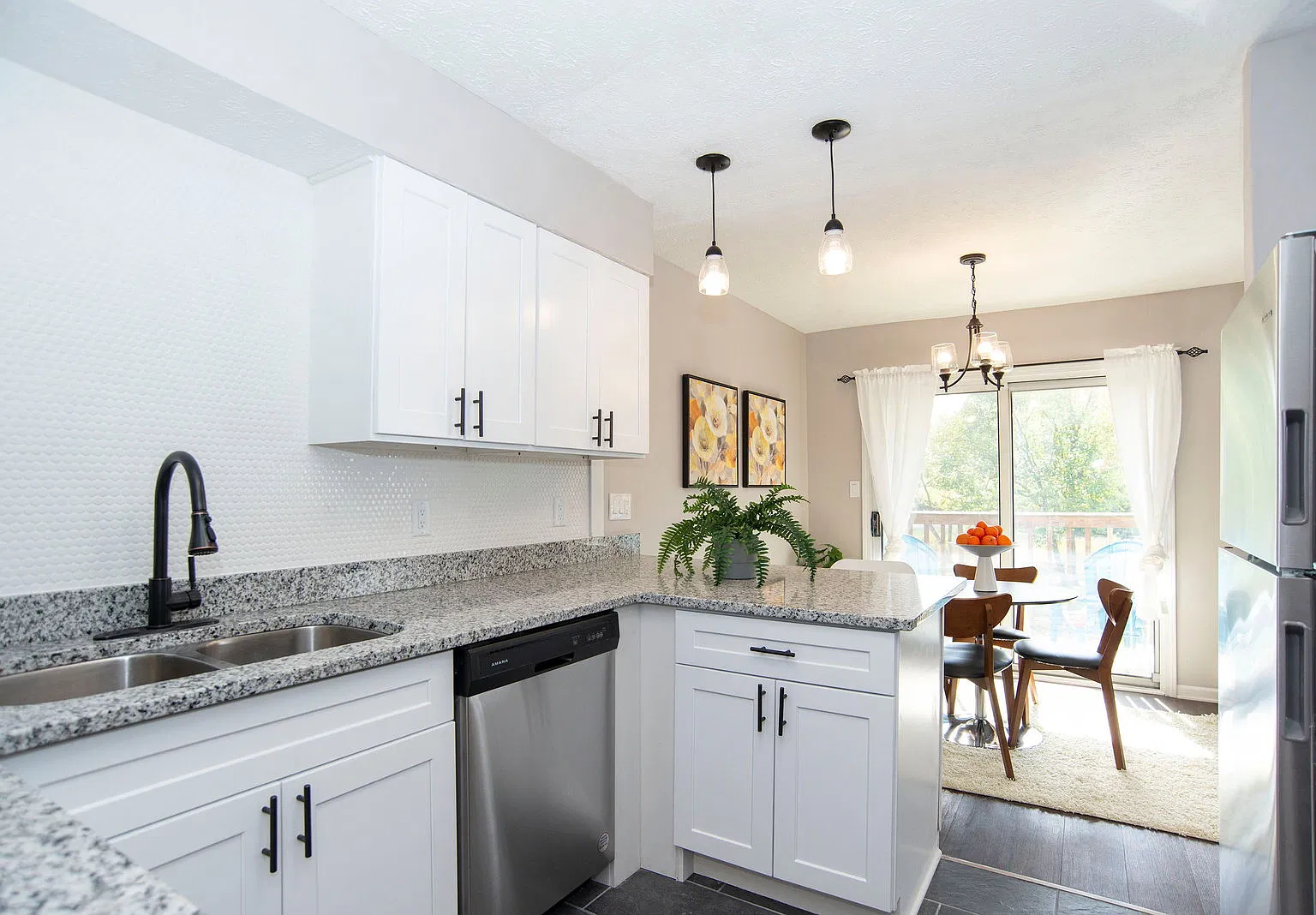 2 bed, 2.0 bath, 900 sqft, $1,395 — Photo 3