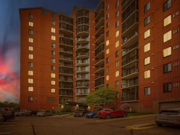 6500 Woodlake Dr APT 1003, Richfield, MN 55423