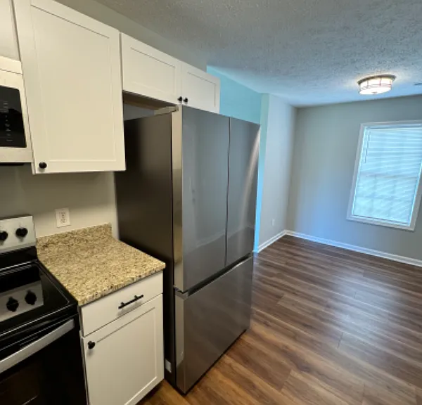 7005 Alamosa Dr — Photo 3