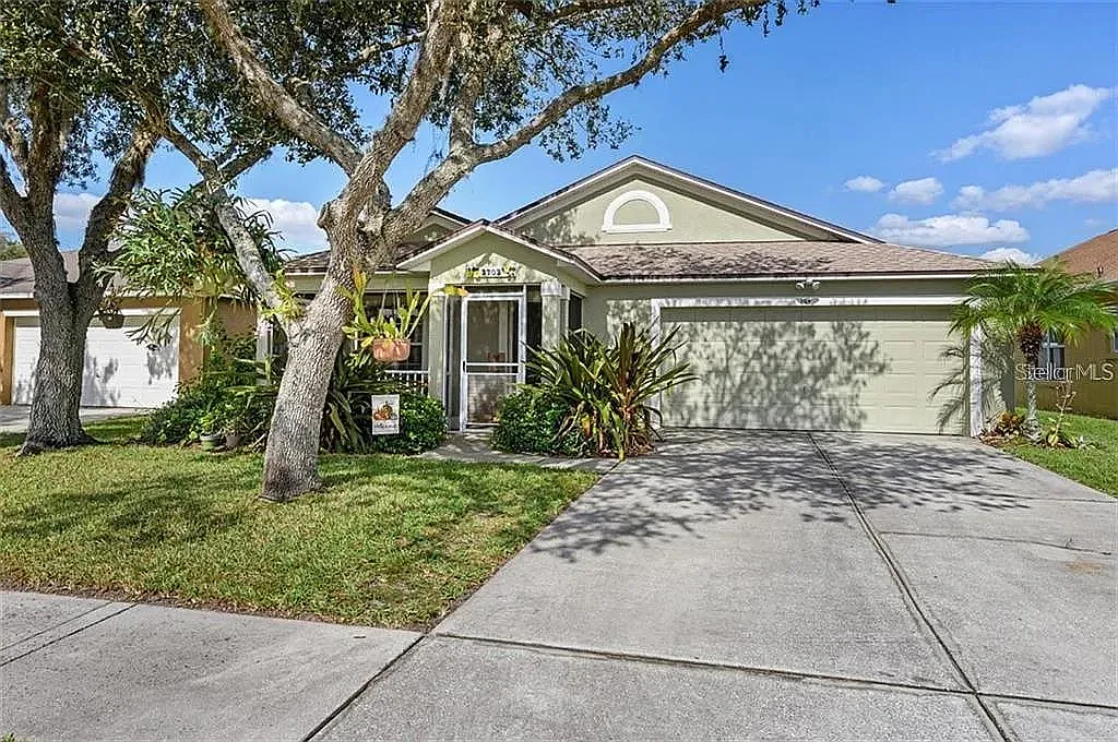 3 bed, 1440 sqft, $2,300 — Photo 1