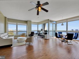 Peninsula At Waterfront Square Condominium & Spa, Philadelphia, PA 19123