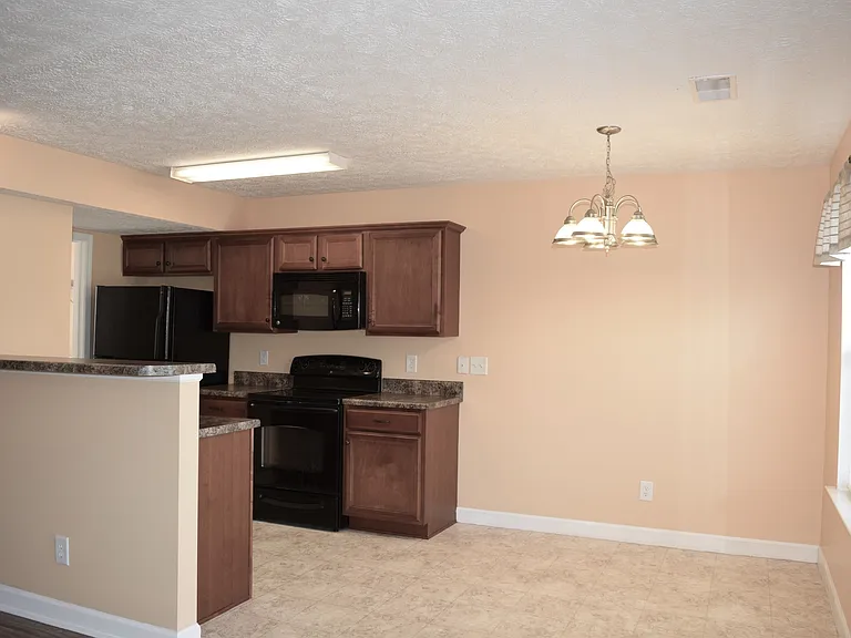 919 Tapoco Ct — Photo 6