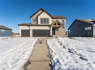 1503 SW Meadowlark Ct, Oak Grove, MO 64075