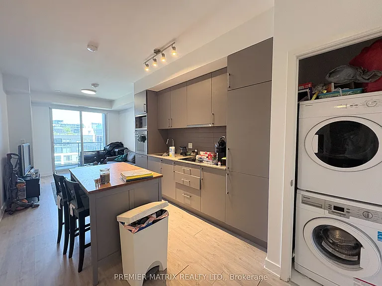 576 Front St W #1002 — Photo 3