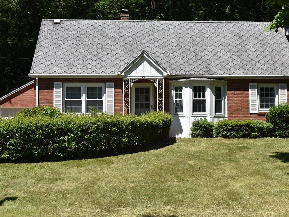 1st image of 39 Garden Ave N