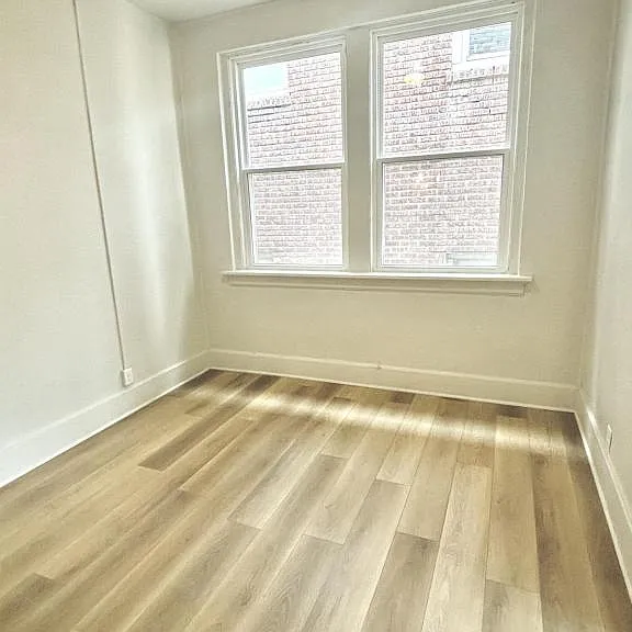 404 E Bond St #9 — Photo 3
