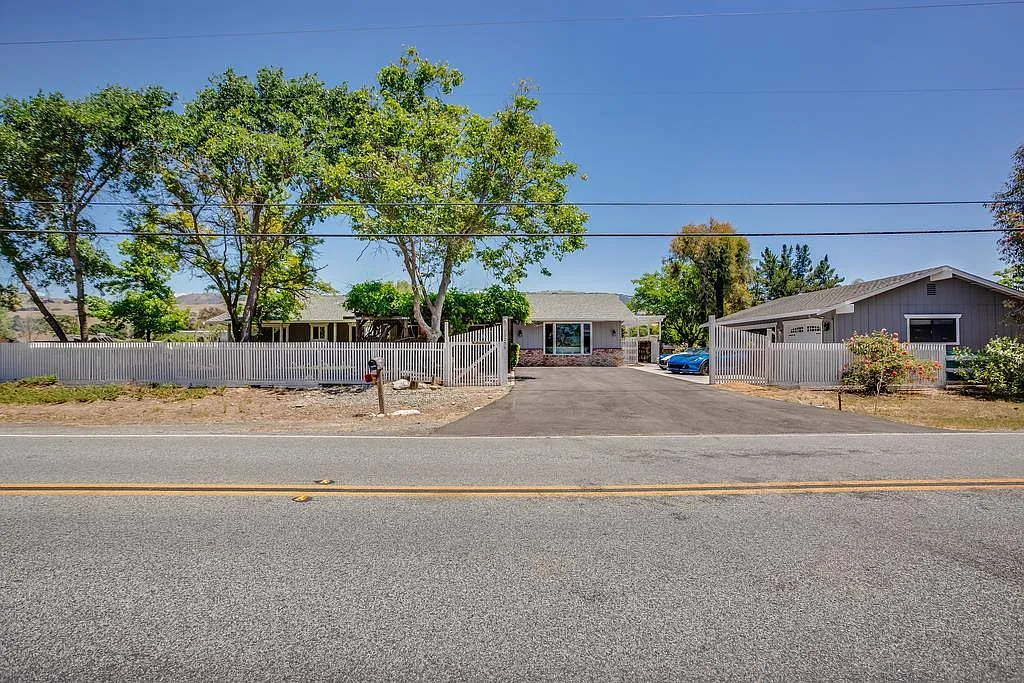 13250 Foothill Ave photo 1