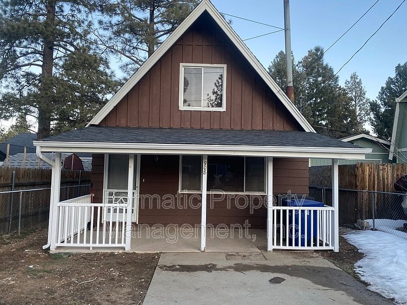1st image of 908 Pine Ln