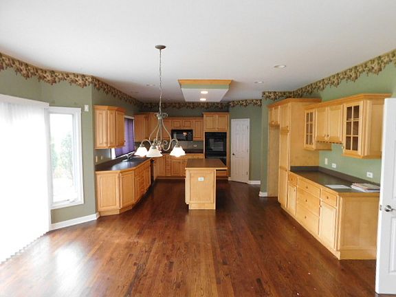 4th image of 2214 Brookwood Dr