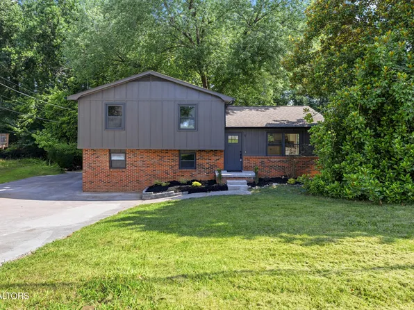 6015 John May Dr, Knoxville, TN 37921