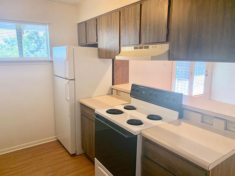 LBJ Apartments — Photo 15