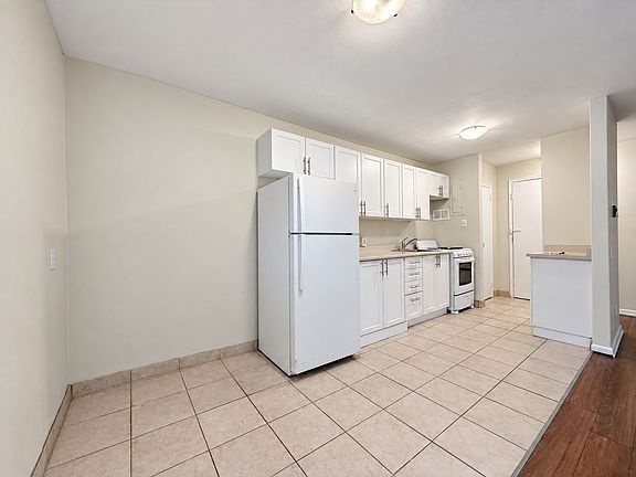 4th image of 880 Colborne Rd #108