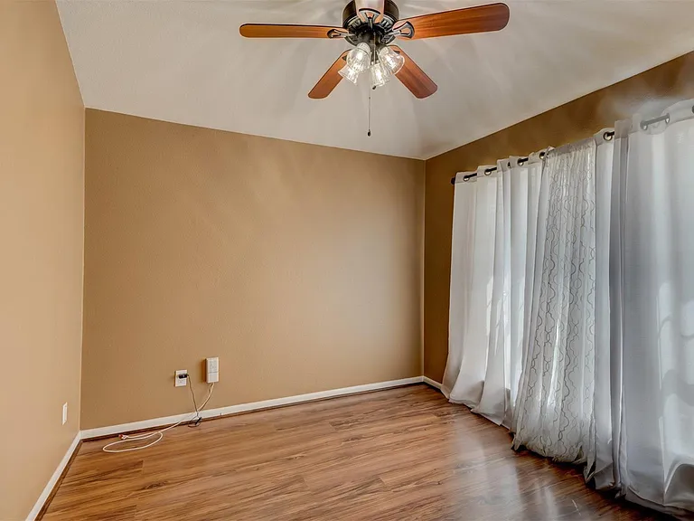 2831 Lockeridge Bend Dr — Photo 9