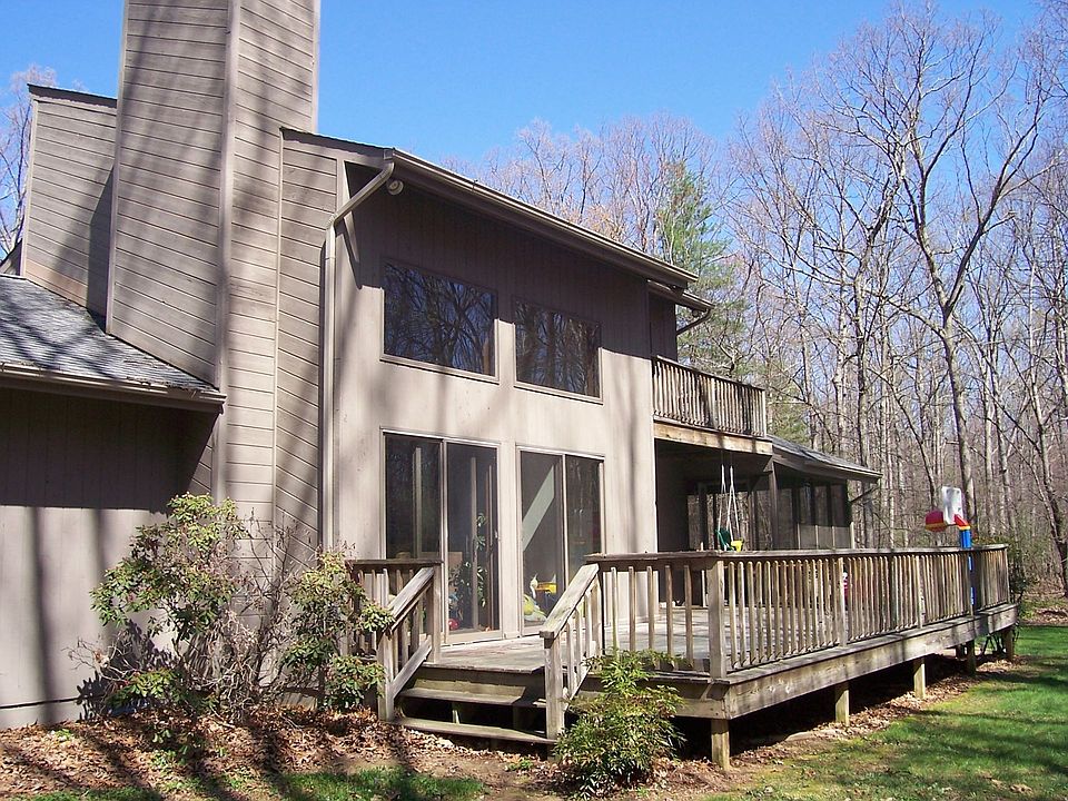 2nd image of 235 Woodland Pl
