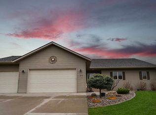 670 Lancaster Blvd, Zumbrota, MN 55992