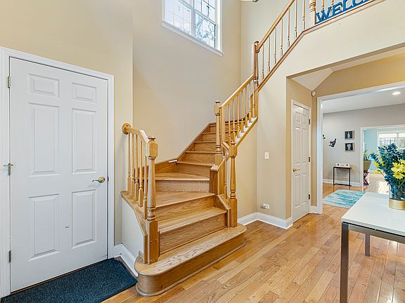 2nd image of 985 Ridge Rd