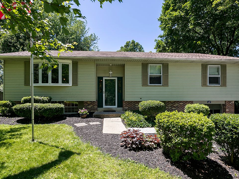1st image of 1411 Price Ln