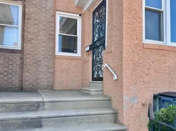 7725 Walker St, Philadelphia, PA 19136