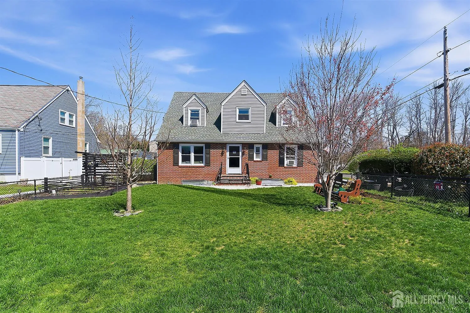 306 Buckelew Ave photo 1