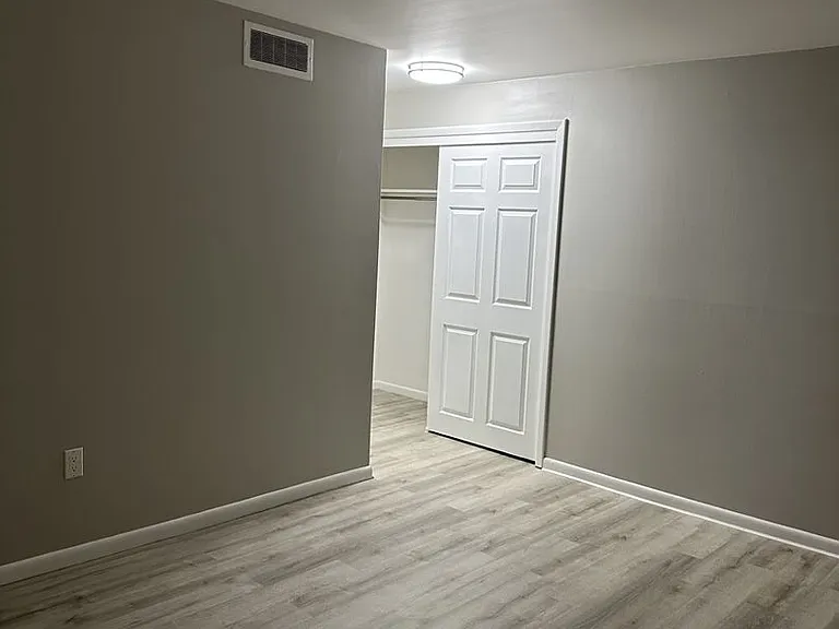 Villager Apartments — Photo 52