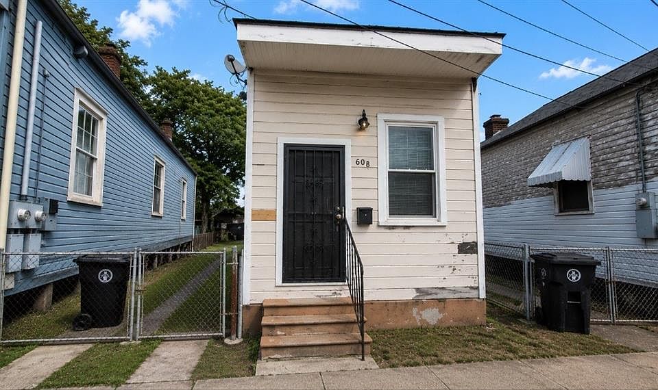 1st image of 608 Tupelo St
