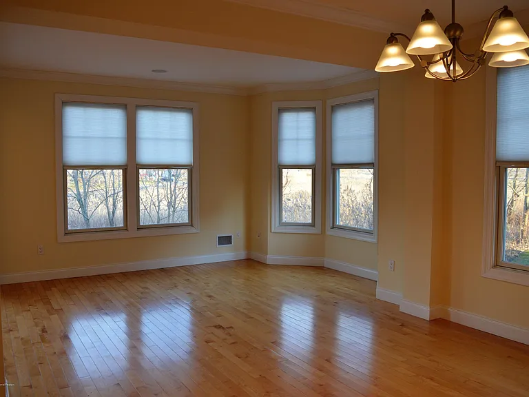 606 Park Ave — Photo 53