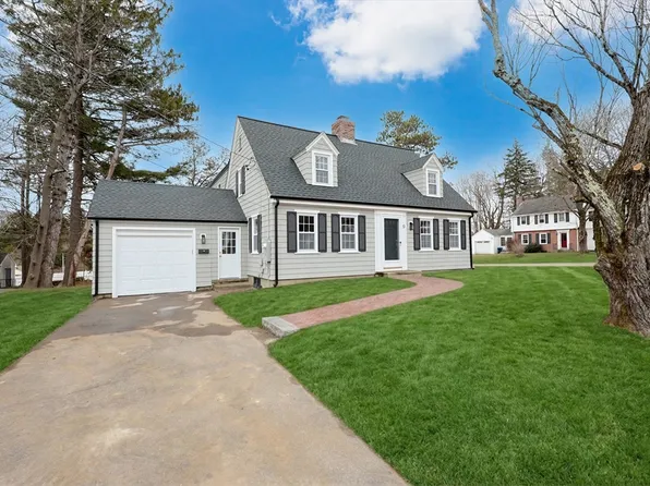 9 Arnold Rd, Shrewsbury, MA 01545