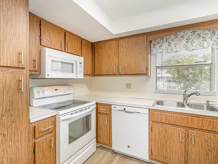 3135 Shady Dell Ln — Photo 26